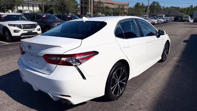 Used 2019 Toyota Camry SE w/ Carpet Mat Package FWD image 8