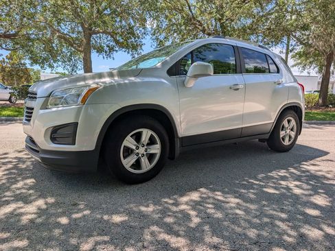 Used 2016 Chevrolet Trax LT w/ LPO, Protection Package FWD image 3