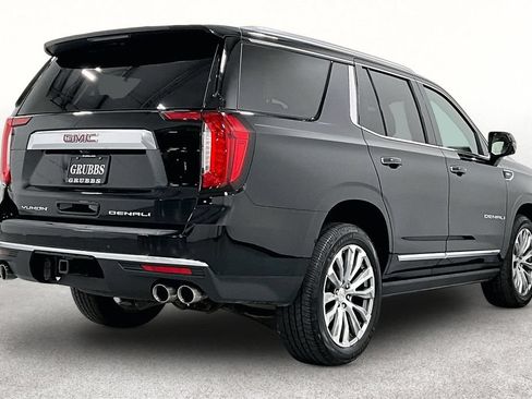 Used 2021 GMC Yukon Denali w/ Denali Premium Package AWD/4WD image 2