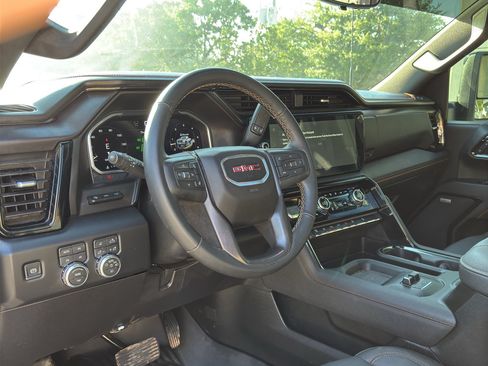 Used 2026 GMC Sierra 2500 AT4 w/ AT4 Premium Plus Package AWD/4WD image 11