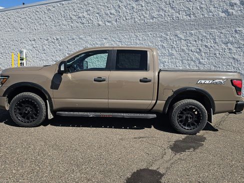 Used 2021 Nissan Titan PRO-4X w/ Pro-4x Convenience Package AWD/4WD image 4