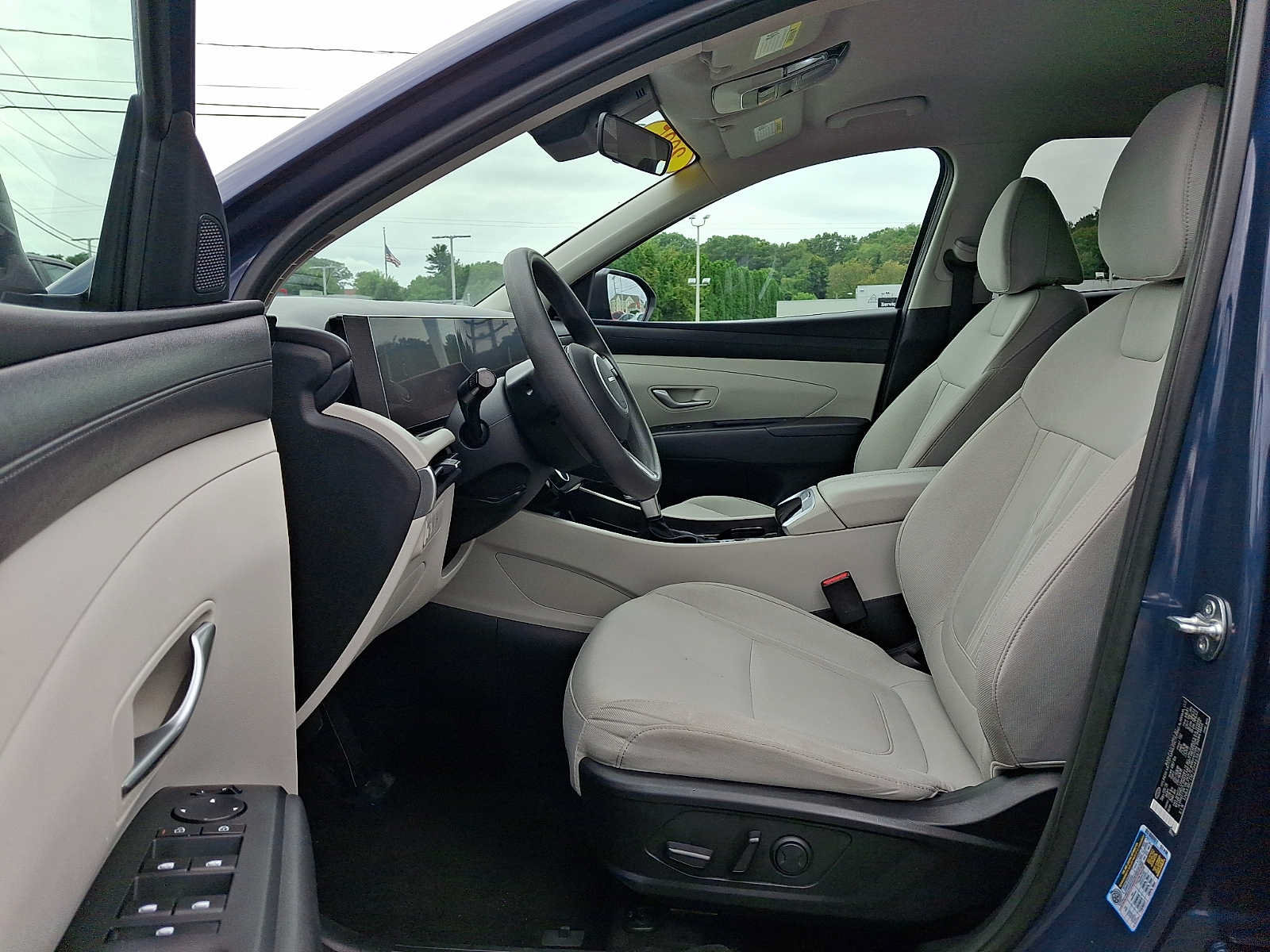 Used 2025 Hyundai Tucson SEL AWD/4WD image 14