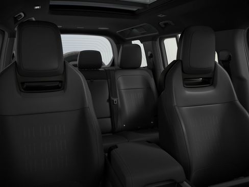 New 2026 Land Rover Defender 110 OCTA AWD/4WD image 6