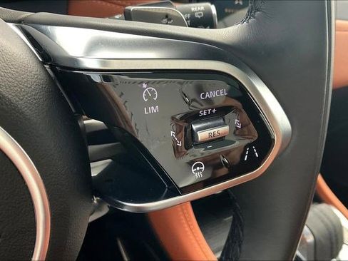 Used 2025 Jaguar F-PACE R-Dynamic S image 23