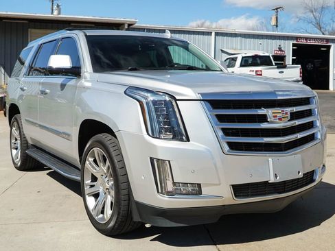 Used 2020 Cadillac Escalade Luxury image 36