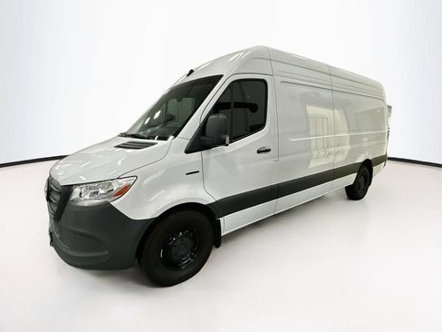 Used 2024 Mercedes-Benz eSprinter 170 Cargo image 5