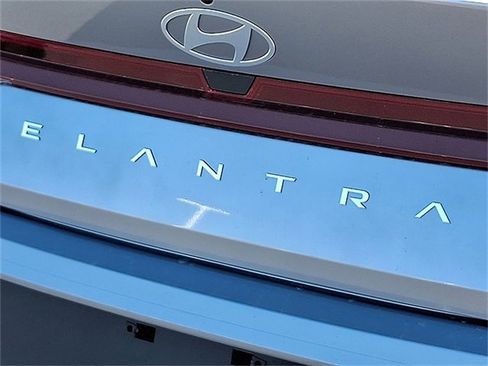 New 2026 Hyundai Elantra SE image 6