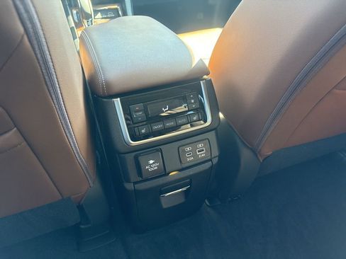 Used 2023 Subaru Ascent Touring image 25