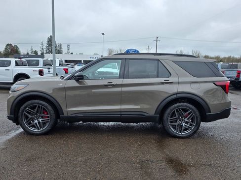 New 2026 Ford Explorer ST-Line w/ ST-Line Street Pack image 33