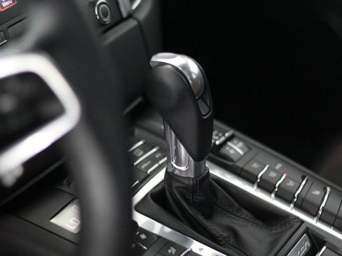 Used 2018 Porsche Macan GTS AWD/4WD image 33
