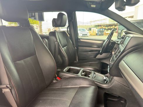 Used 2018 Dodge Grand Caravan GT FWD image 33