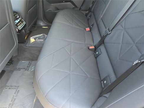 Used 2023 BMW iX xDrive50 w/ Premium Package image 13