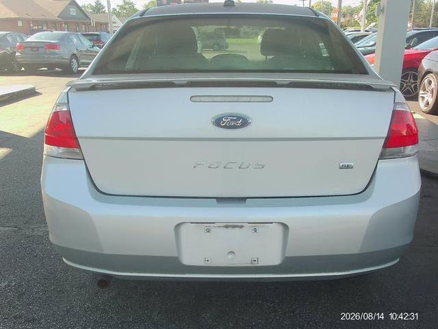Used 2010 Ford Focus SE FWD image 4