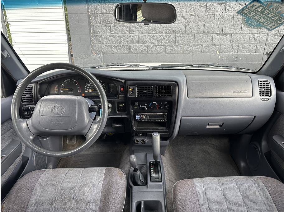 Used 1999 Toyota Tacoma 4x4 Xtracab V6 w/ SR5 Pkg image 17