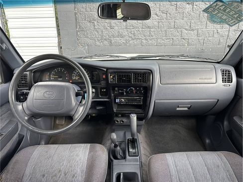 Used 1999 Toyota Tacoma 4x4 Xtracab V6 image 17