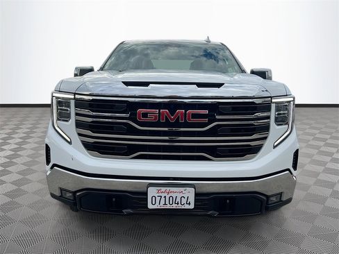 Used 2025 GMC Sierra 1500 SLT image 2