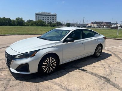Used 2024 Nissan Altima 2.5 SV