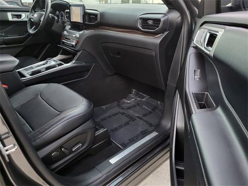 Used 2020 Ford Explorer Limited w/ Class III Trailer Tow Package image 8