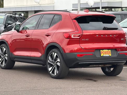 Used 2025 Volvo XC40 B5 Ultra w/ Climate Package image 6
