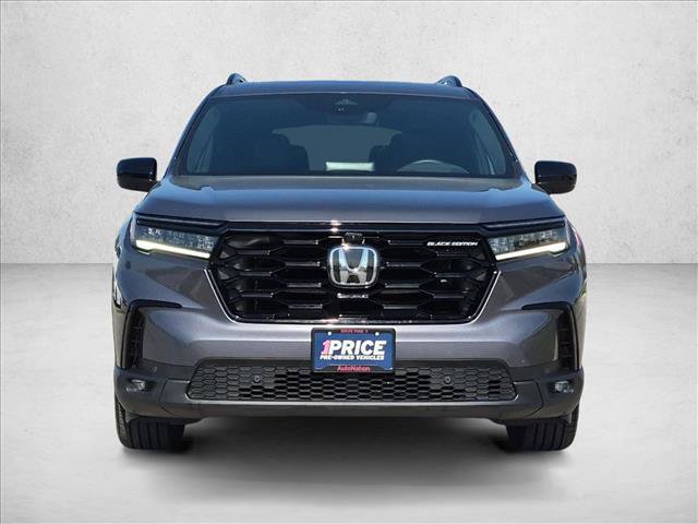 Used 2025 Honda Pilot Black Edition image 2
