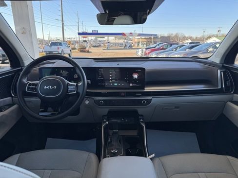 Used 2025 Kia Sorento EX w/ Panoramic Sunroof Package image 7