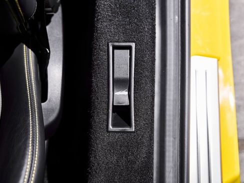 Used 2021 Ferrari F8 Tributo image 43