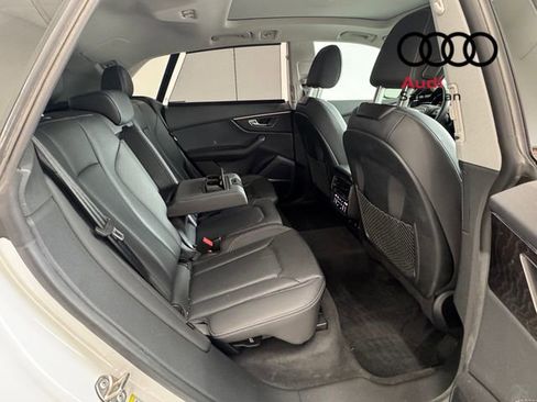 Used 2023 Audi Q8 Prestige w/ Prestige Package AWD/4WD image 25