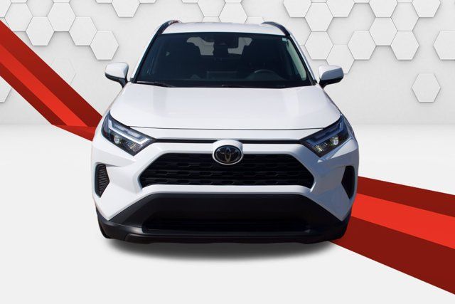 Used 2025 Toyota RAV4 XLE FWD image 9
