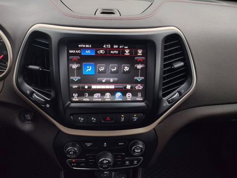 Used 2014 Jeep Cherokee Trailhawk image 4