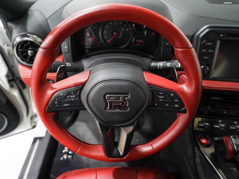 Used 2021 Nissan GT-R Premium AWD/4WD image 10