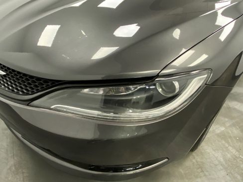 Used 2016 Chrysler 200 S w/ Comfort Group image 11