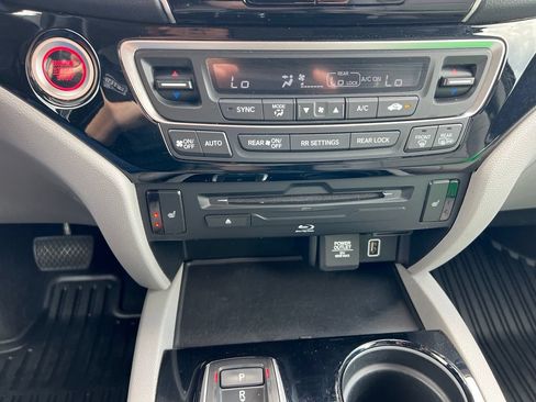 Used 2022 Honda Pilot Touring image 30