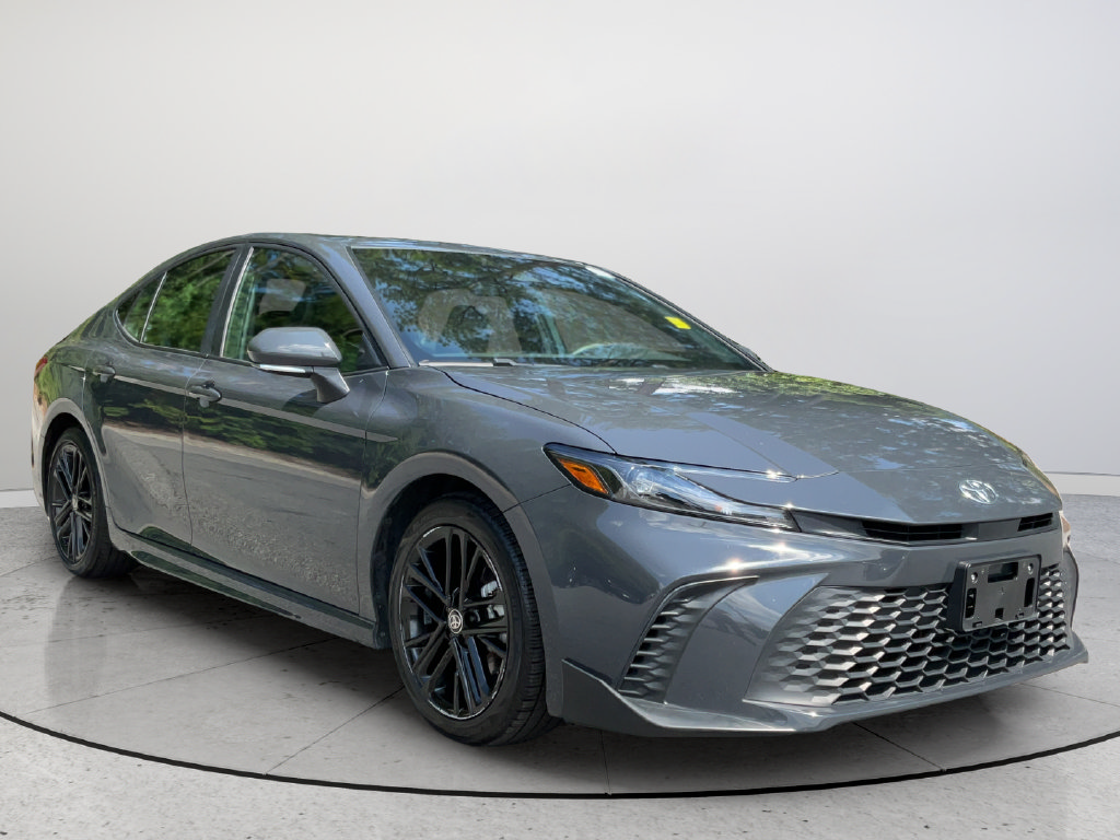 Used 2025 Toyota Camry SE w/ Multimedia Upgrade Package FWD image 1
