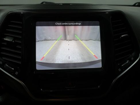 Used 2019 Jeep Cherokee Limited AWD/4WD image 27