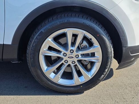 Used 2018 Ford Explorer XLT w/ Equipment Group 201A FWD image 7