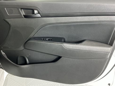 Used 2017 Hyundai Elantra Sport FWD image 31