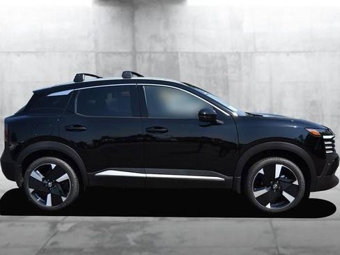 New 2025 Nissan Kicks SR image 5