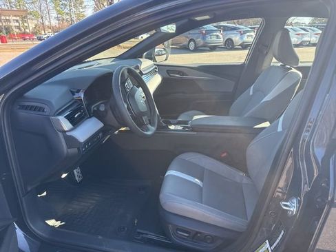 Used 2025 Toyota Camry SE image 19