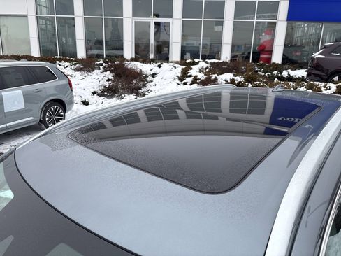 Used 2020 Volvo XC90 T6 Momentum w/ Protection Package Premier image 12