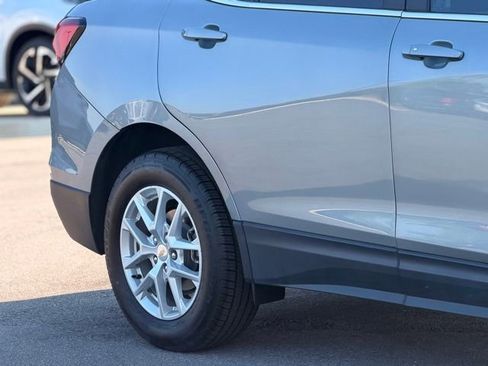 Used 2023 Chevrolet Equinox LT w/ LPO, Floor Liner Package FWD image 5