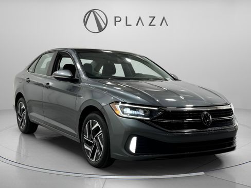 Used 2023 Volkswagen Jetta SEL image 6