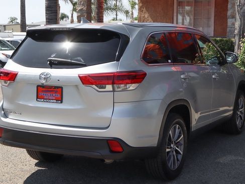 Used 2019 Toyota Highlander XLE image 9