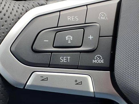 New 2026 Volkswagen Tiguan SE R-Line image 23