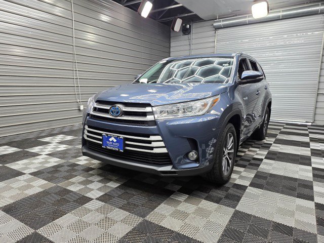 Used 2017 Toyota Highlander XLE AWD/4WD image 49