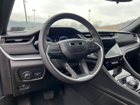 Used 2024 Jeep Grand Cherokee L Laredo image 19