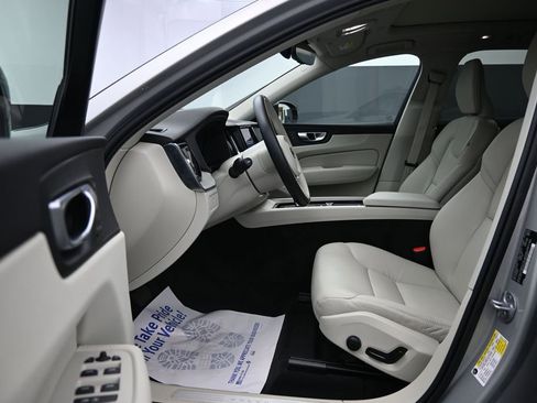 Certified 2024 Volvo XC60 B5 Plus AWD/4WD image 11