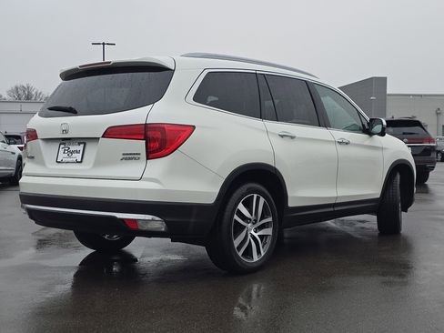 Used 2018 Honda Pilot Touring image 7