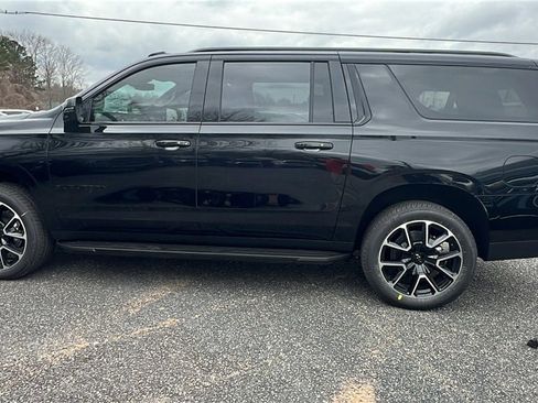 New 2026 Chevrolet Suburban RST w/ Comfort Package image 8