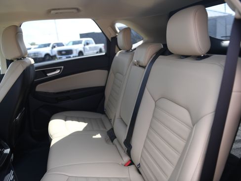Used 2020 Ford Edge SEL w/ Convenience Package FWD image 14