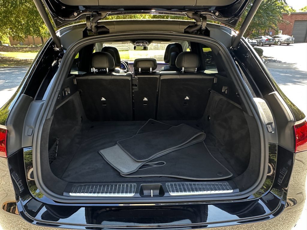 Certified 2023 Mercedes-Benz EQE 350+ 4MATIC SUV image 21